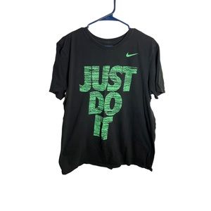 Nike “Just Do It” T-Shirt Men's Large Black/Green